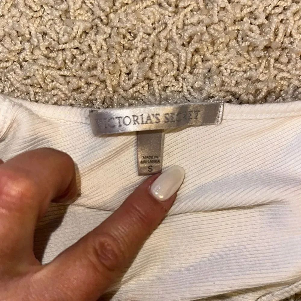 Victoria's Secret Cream Fitted Camisole Top - Picture 2 of 6